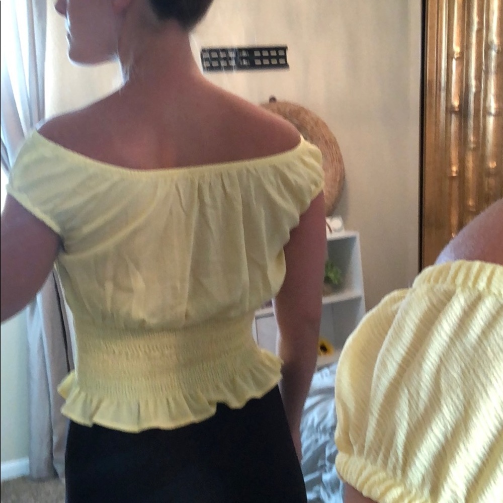 Yellow crop top - Picture 2 of 3